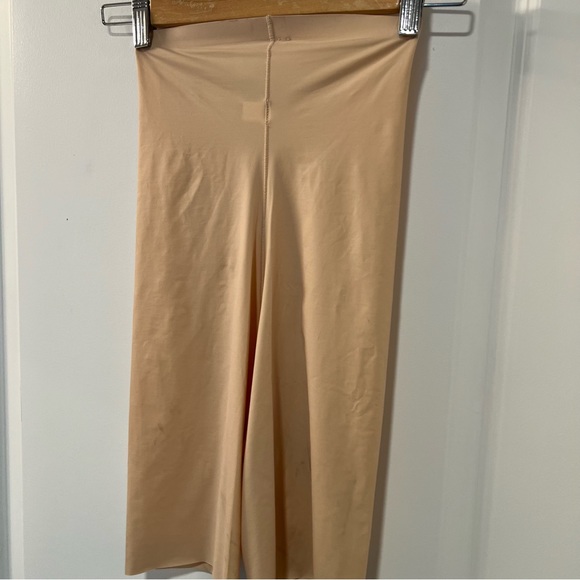 Spanx Thinstincts High Waisted Mid-Thigh Short Nude Size Small - Picture 5 of 11
